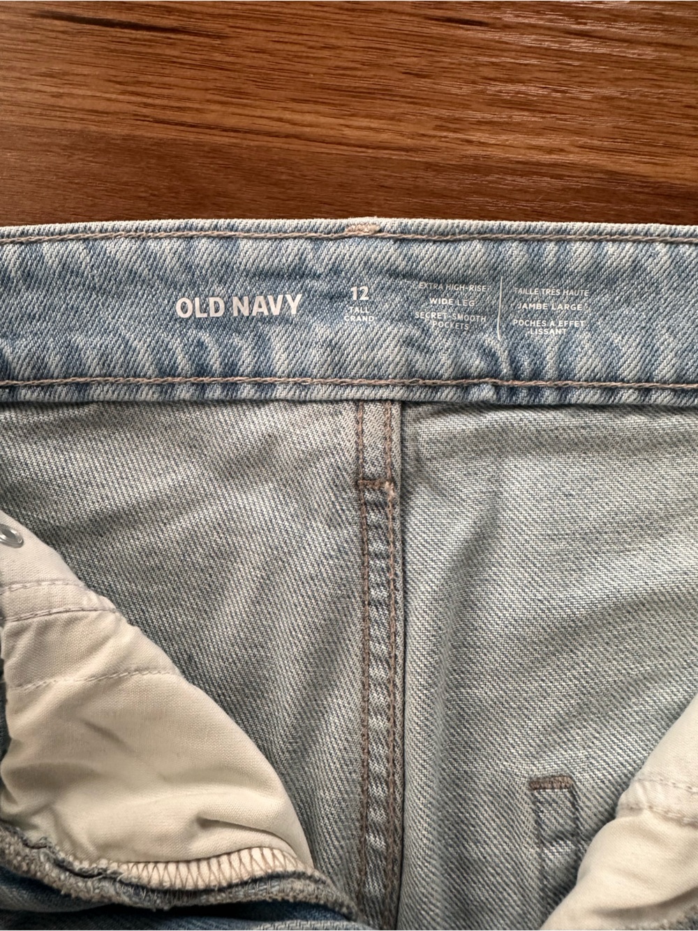 Brand New Old Navy Light Blue Flare Jeans with Cream Scallop Embroidery - Picture 3 of 7